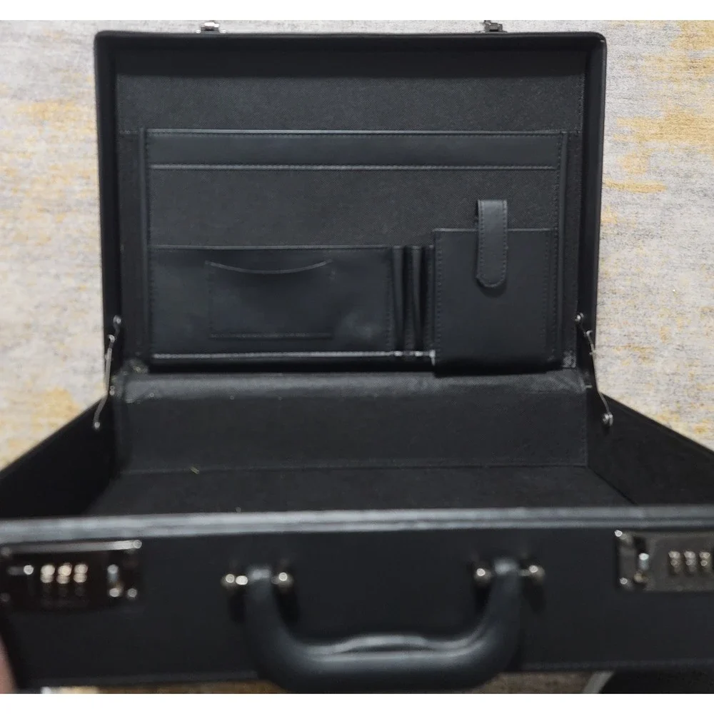 Solo Classic Vinyl Briefcase Black w/Combination‎ Lock 17.5 inches X 12.5 X 4